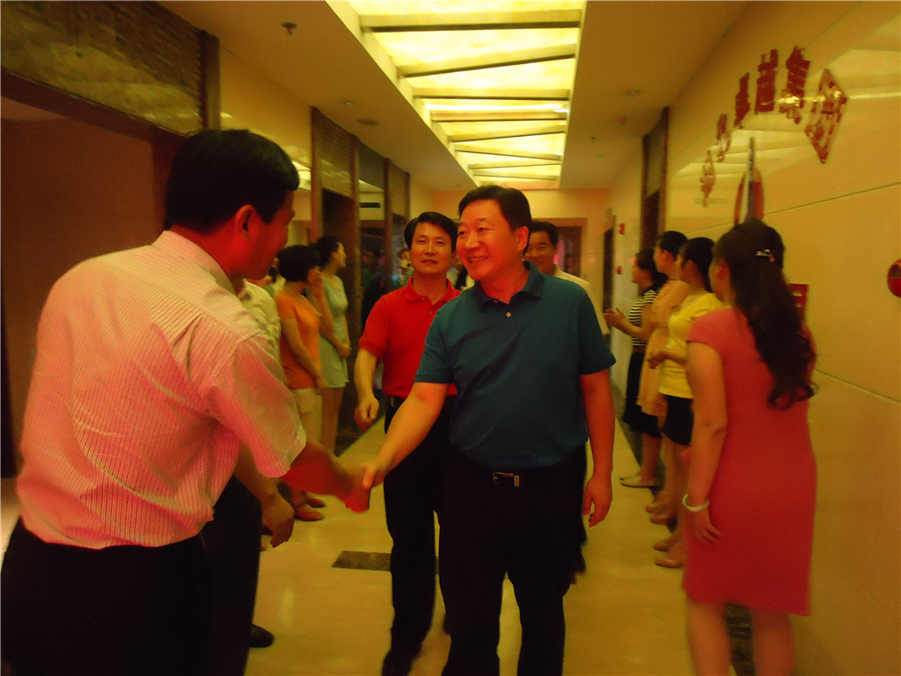 13刘雁飞董事长陪同十堰市市委书记周霁视察88858cc永利集团西安总部